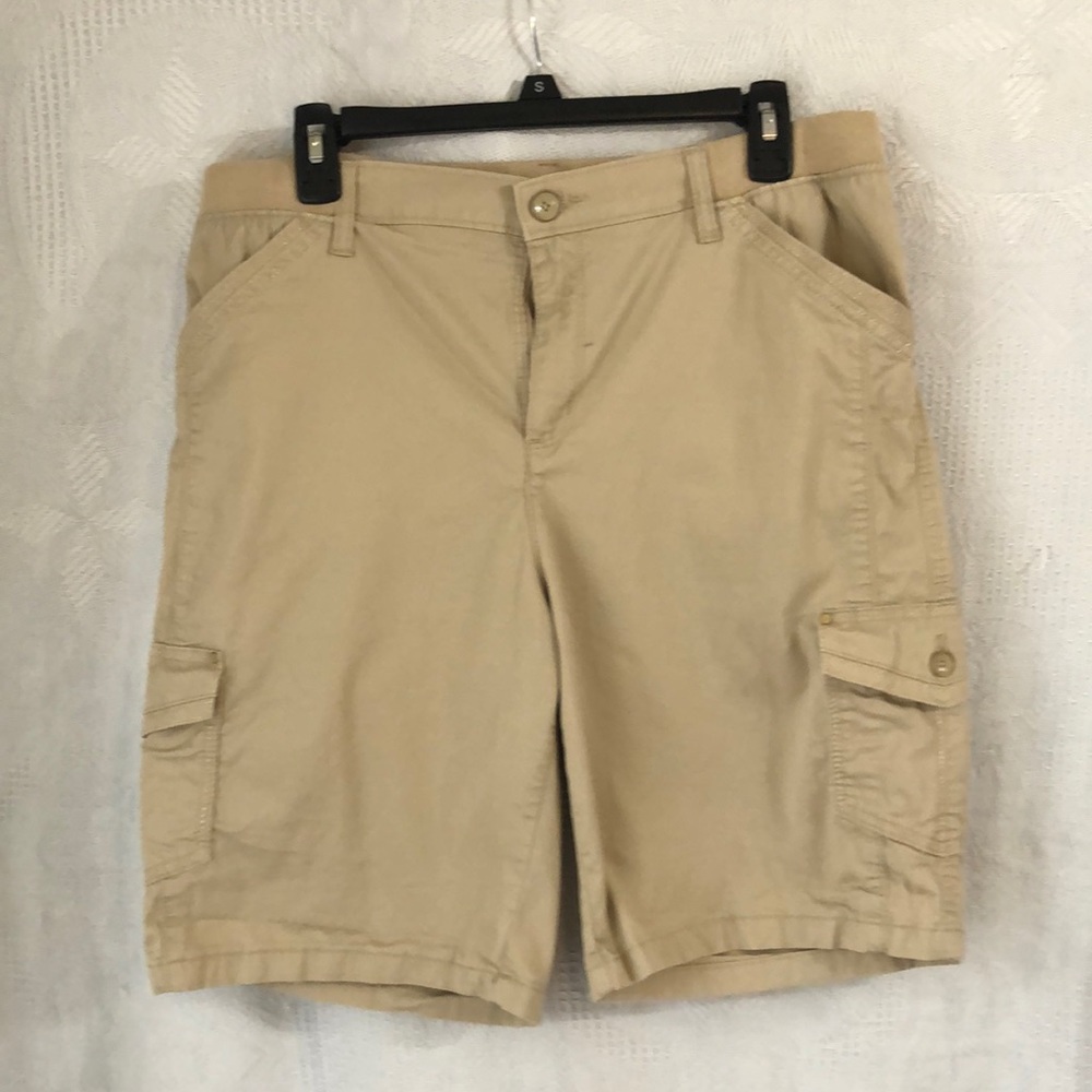 Lee relaxed fit khaki shorts